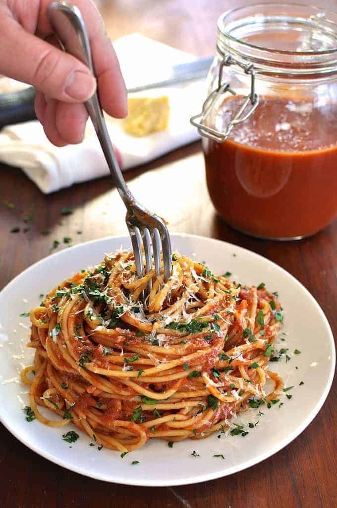 Easy Slow Cooker Marinara Sauce Recipe